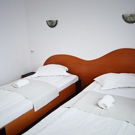 Pension Delia Gardens Τιμισοάρα Εξωτερικό φωτογραφία