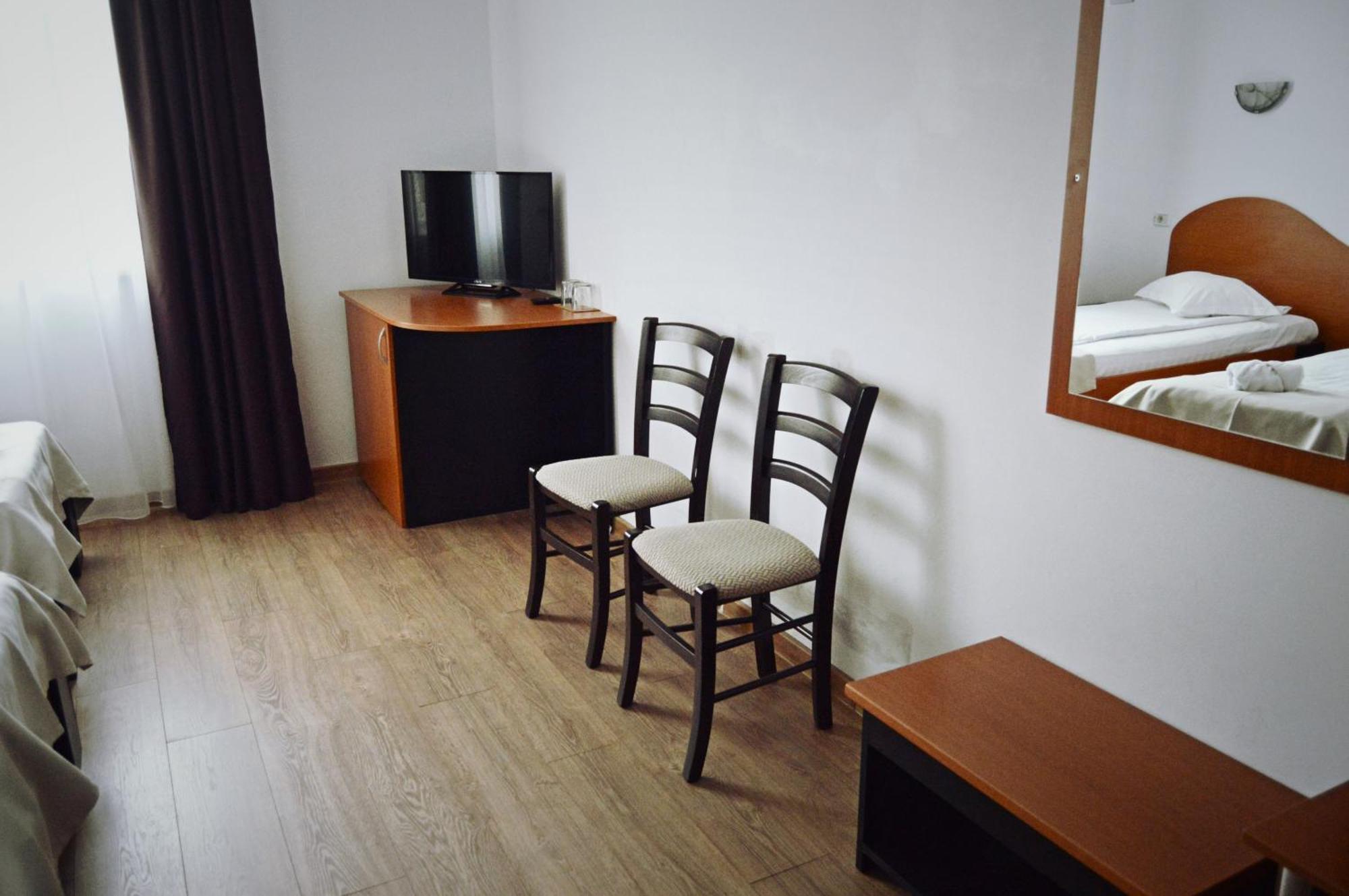 Pension Delia Gardens Τιμισοάρα Εξωτερικό φωτογραφία